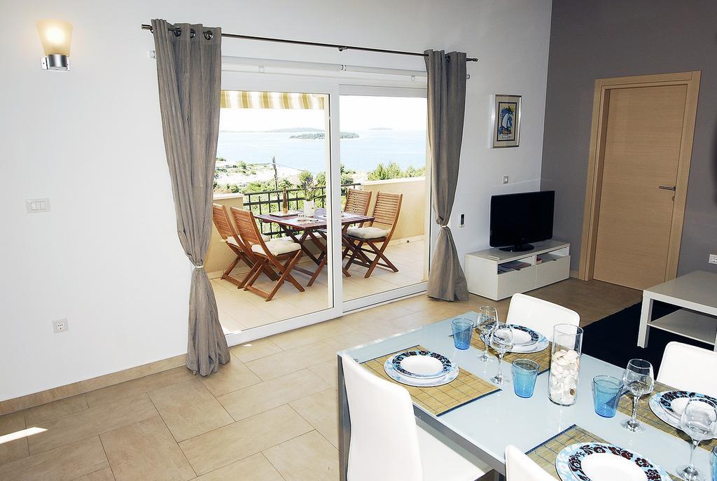 Apartments Maslina Primosten Ngoại thất bức ảnh