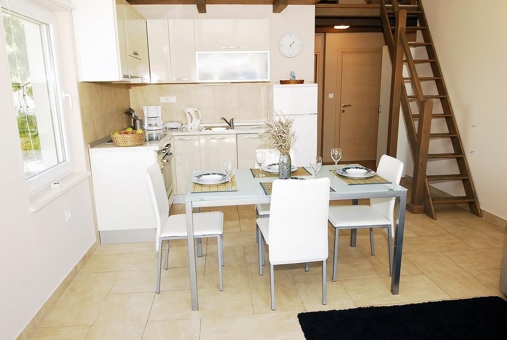 Apartments Maslina Primosten Ngoại thất bức ảnh